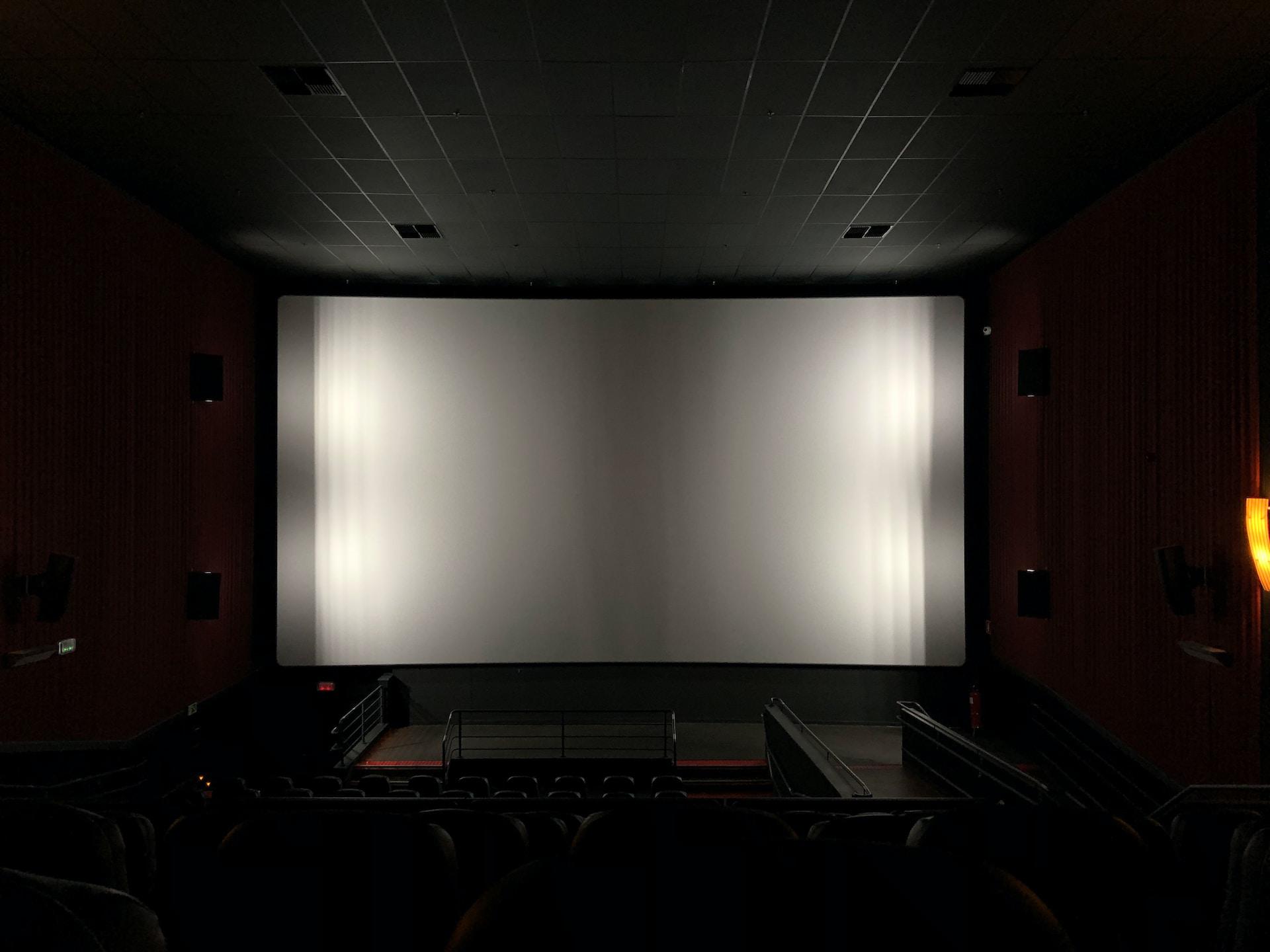 hang a projector screen